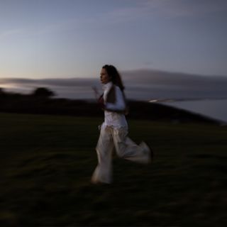 Alice Merton - run away girl (Radio Date: 08-03-2024)