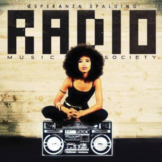 Esperanza Spalding pubblica Radio Music Society, un album caleidoscopico per celebrare la potenza della canzone. Black Gold è il primo singolo tratto dall'album in uscita il 20 marzo 2012